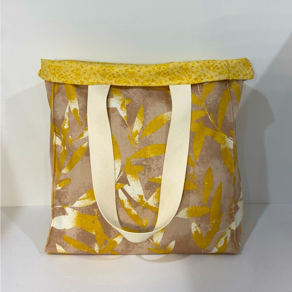 Boutique Shopping / Tote Bag